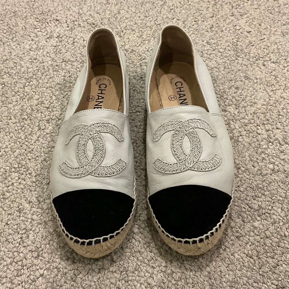 CHANEL Two-Tone Espadrilles in Grey and Black